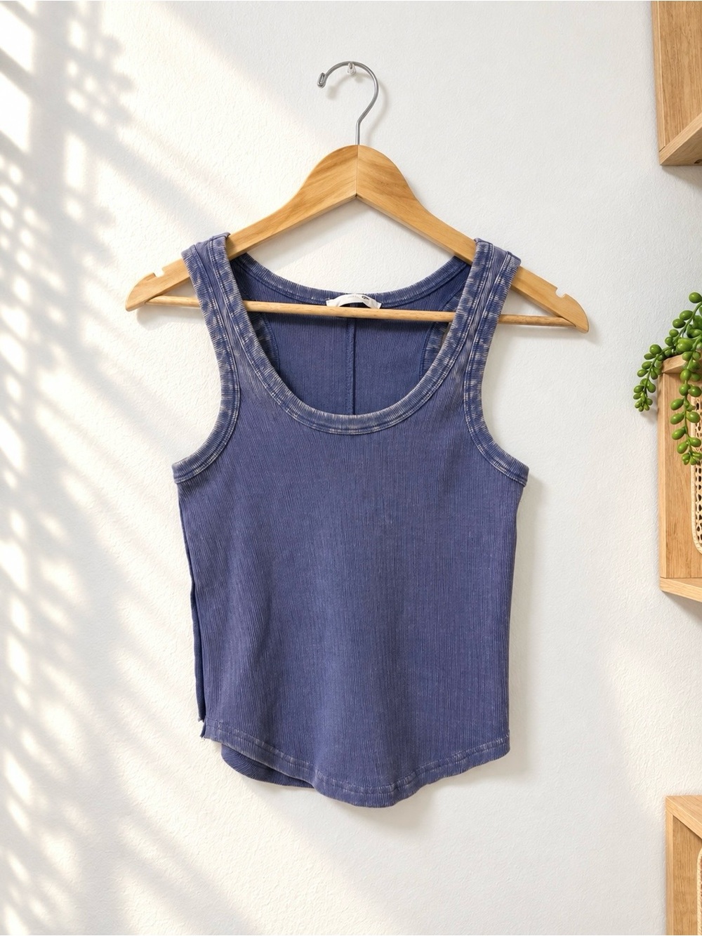 Ribbed tank